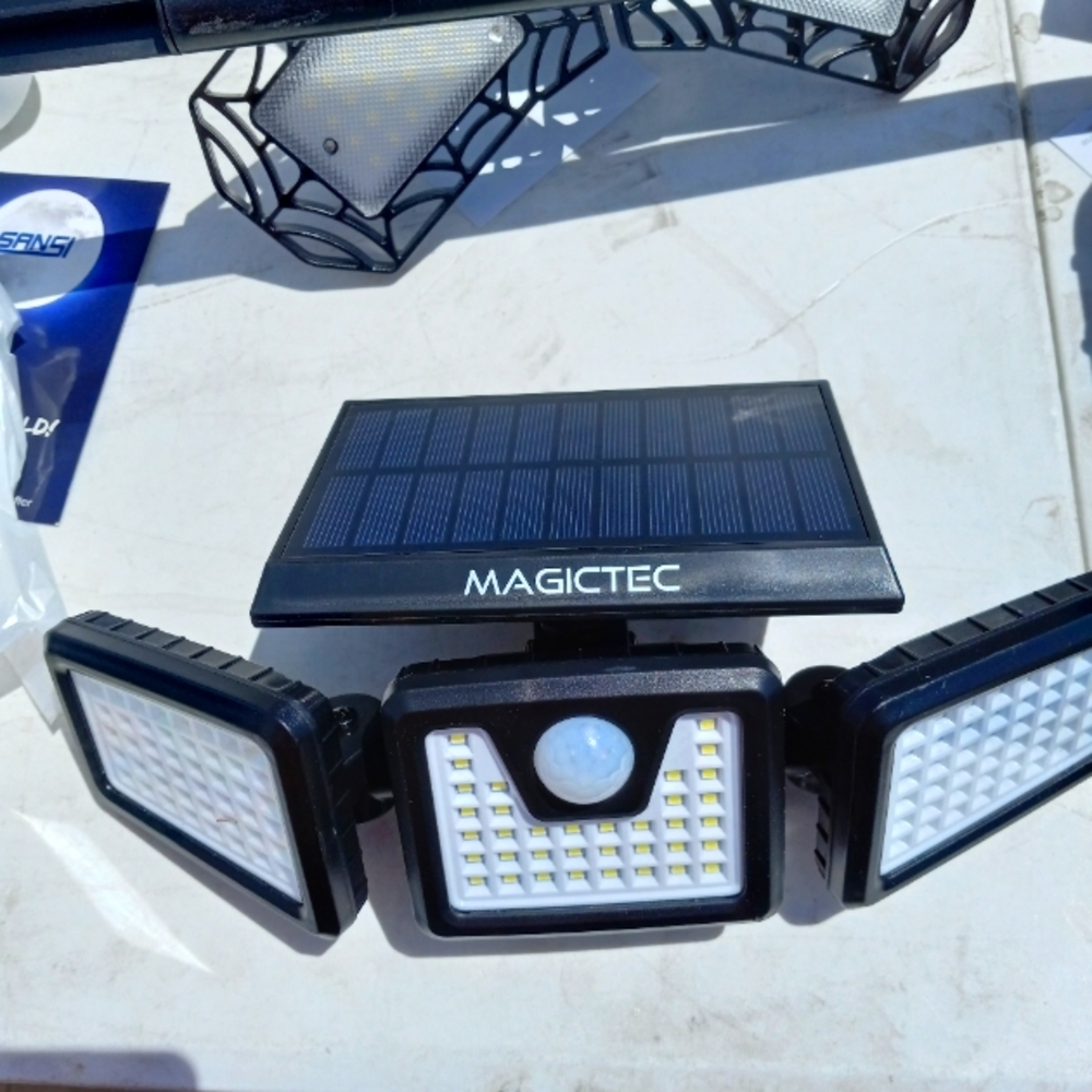 128 LED Solar Light